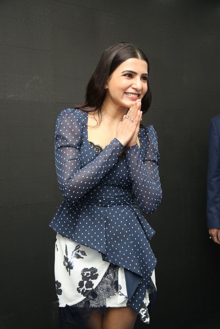 Samantha Launch Oneplus Mobiles At Big C