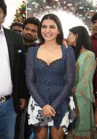 Samantha Launch Oneplus Mobiles At Big C  title=