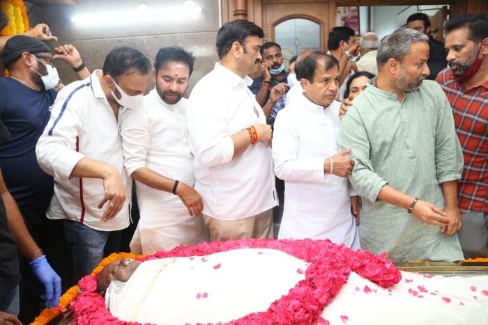Tollywood Celebrities Pay Tributes to KrishnamRaju