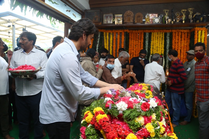 Tollywood Celebrities Pay Tributes to KrishnamRaju