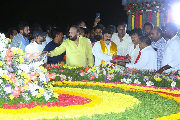 Jr Ntr ,Balakrishna visited NTR Ghat
